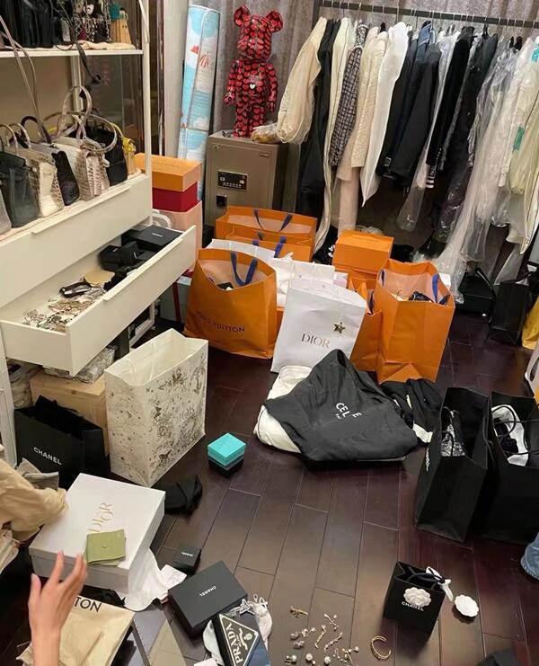 张家口下花园区回收一线鞋服.jpg